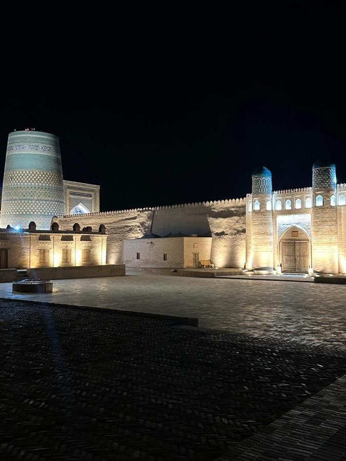 Feruzkhan Hotel - Madrassah Mohammed Rakhim Khan 1871 Khiva Exterior photo